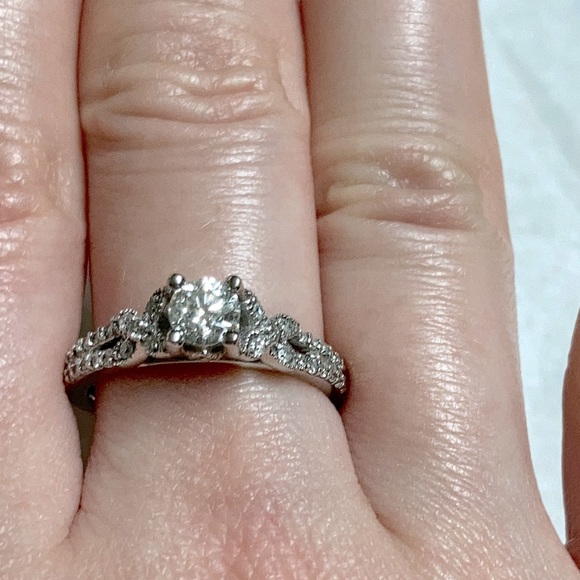 Vera Wang WG 14KT Natural Diamond Ring 3/4 CTTW - Picture 4 of 9